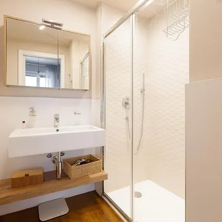 Guesthost - Bullona Bright & Design - M5 Gerusalemme Milano